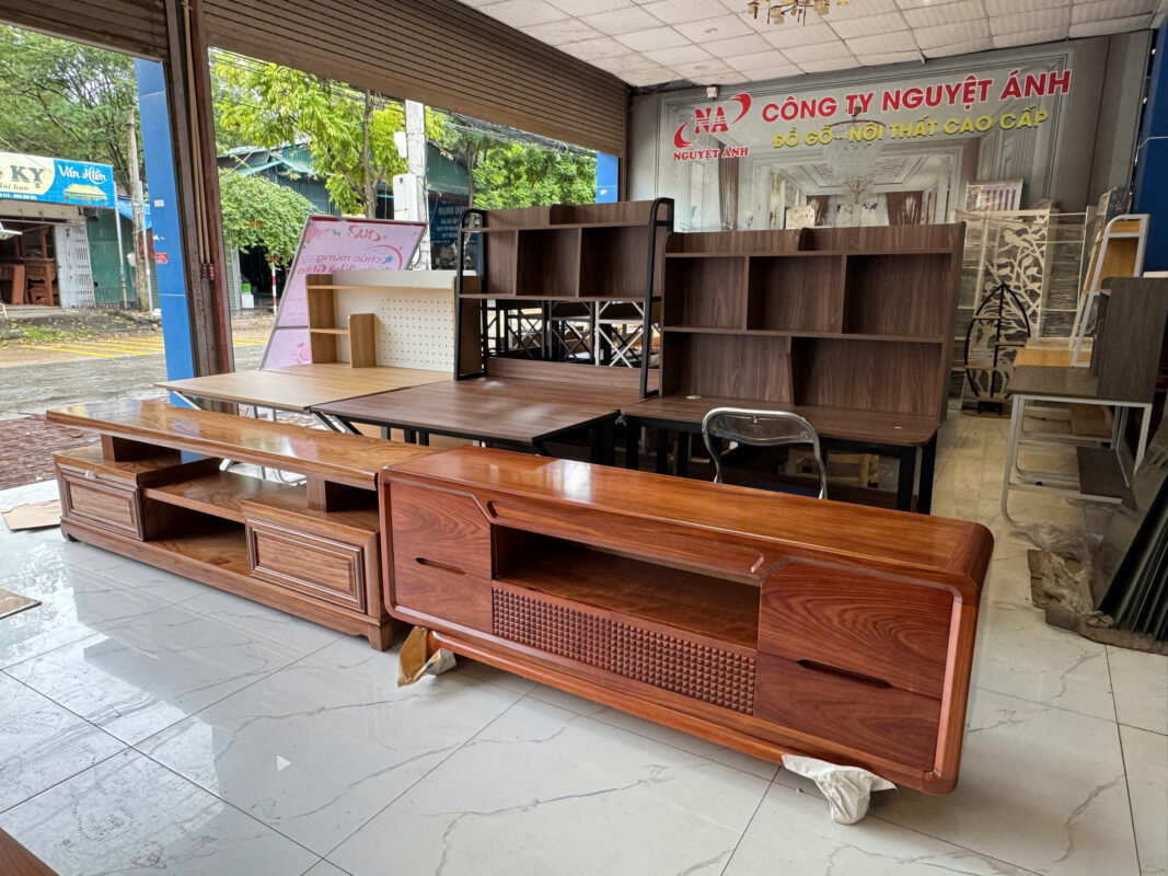 Các mẫu kệ tivi tại showroom nội thất Nguyệt Ánh